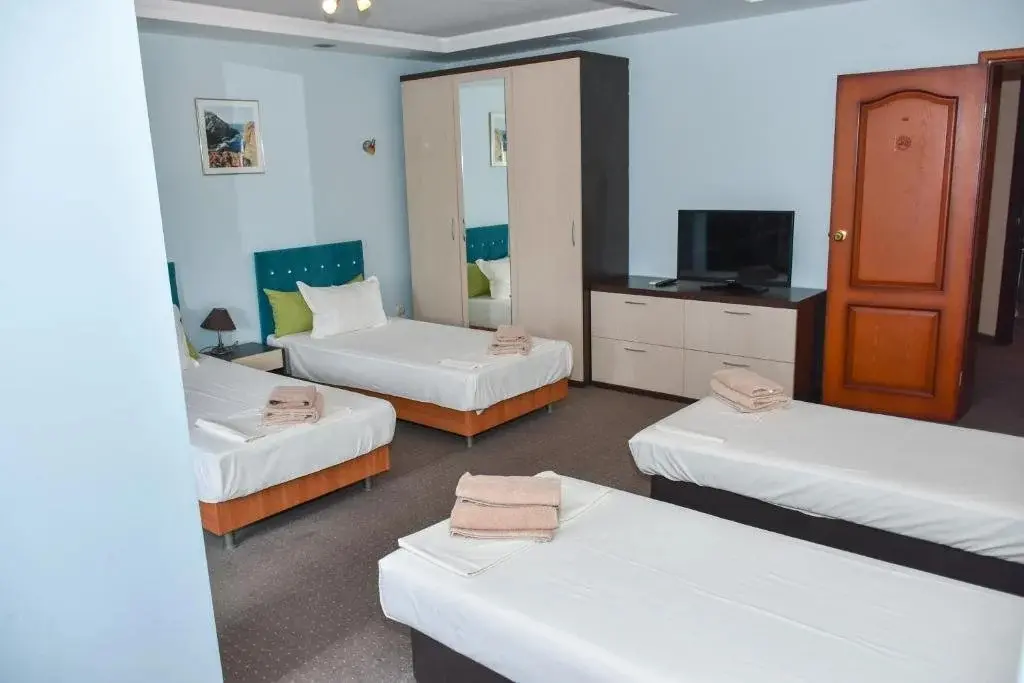Бургас: Family Hotel White Rose