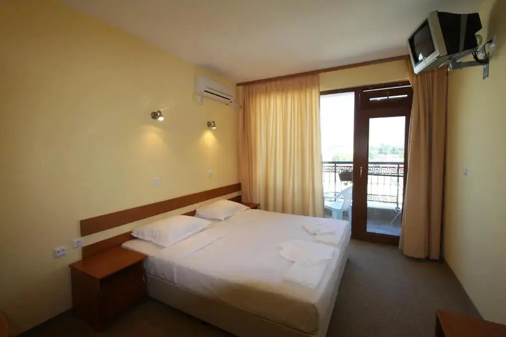 Солнечный берег: Hotel Deykin