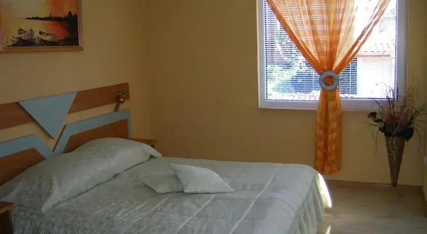 Несебр: Dari Guest House