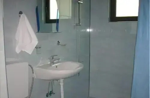 Троян: Guest House Donevska