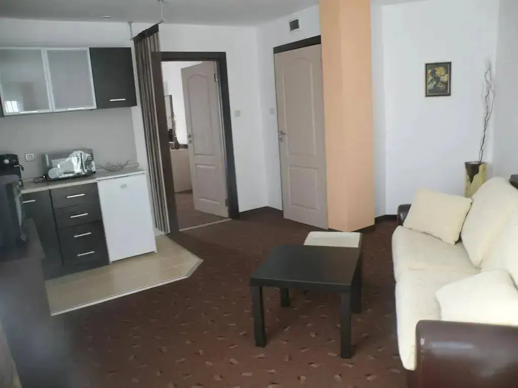 Равда: Makao Family Hotel