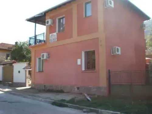 Ilidia Guest House — фото 1