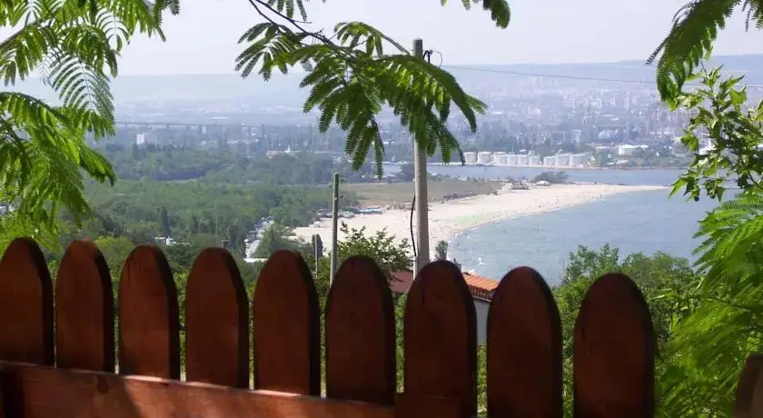 Варна: Family Hotel Zelenika