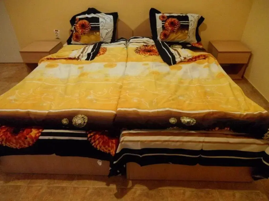 Варна: Family Hotel Mira