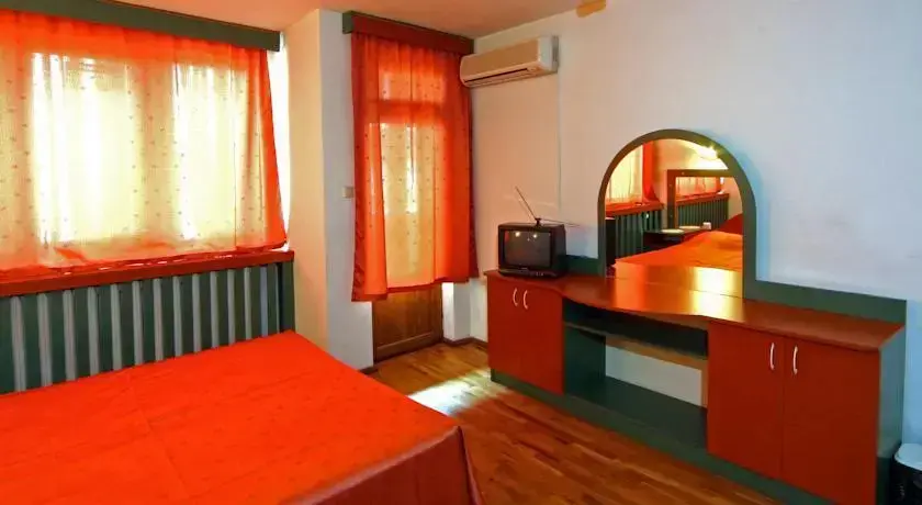 Варна: Family Hotel Argo