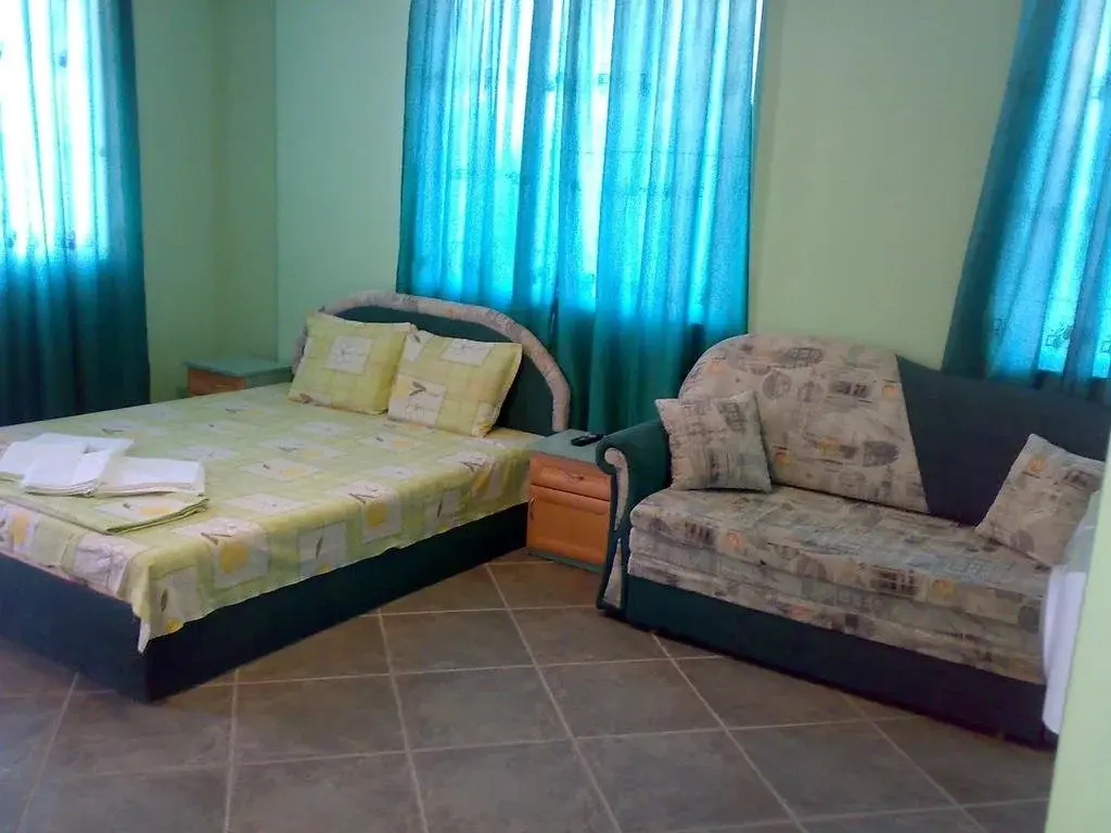 Созополь: Terzievi Family House