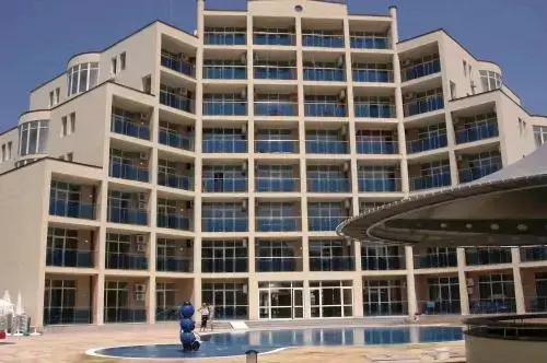 Солнечный берег: Apartments in Semiramida Gardens