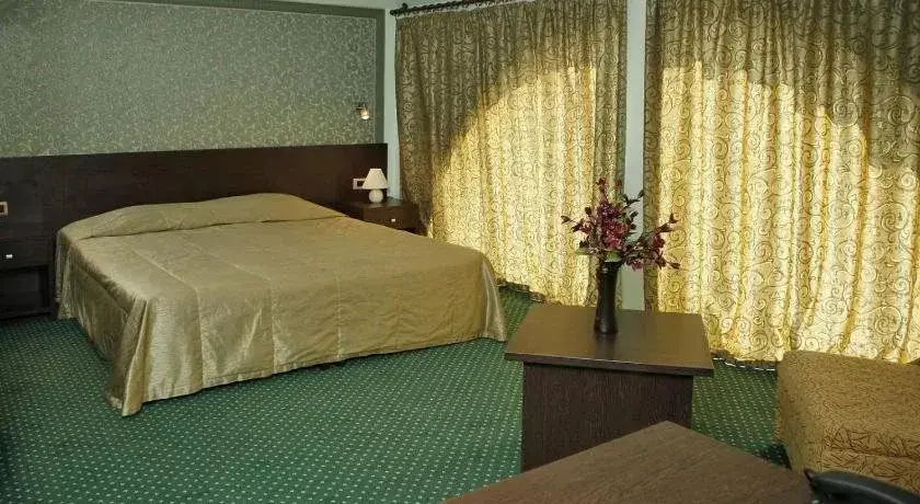 Обзор: Dukov Hotel