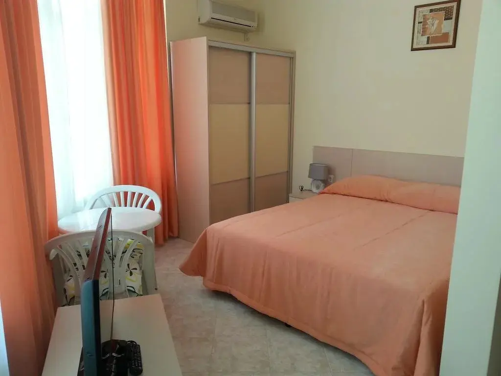 Солнечный берег: Pirop City Apartments