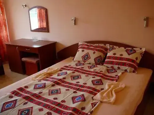 Обзор: Zora Camping - Bungalows