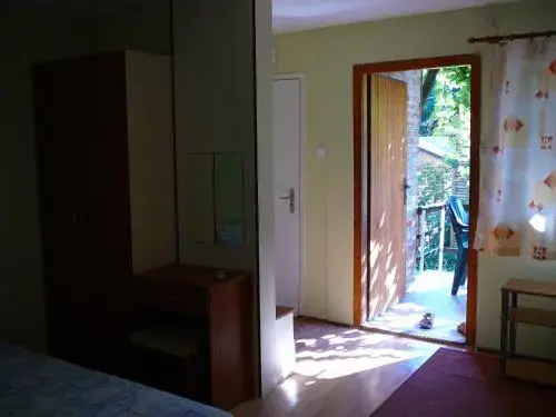 Обзор: Zora Camping - Bungalows