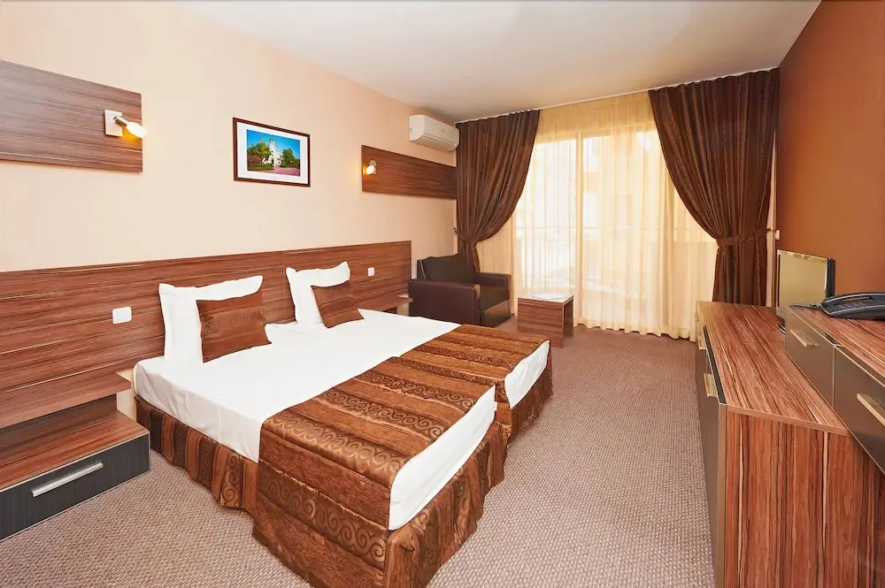 Поморие: Coral Family Hotel