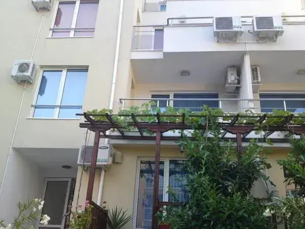 Свети Влас: Sea View Apartments