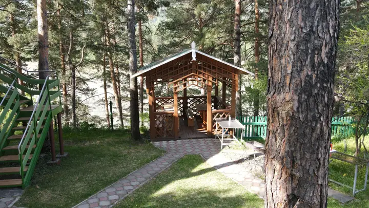 Узнезя: Karachevyih Guest House