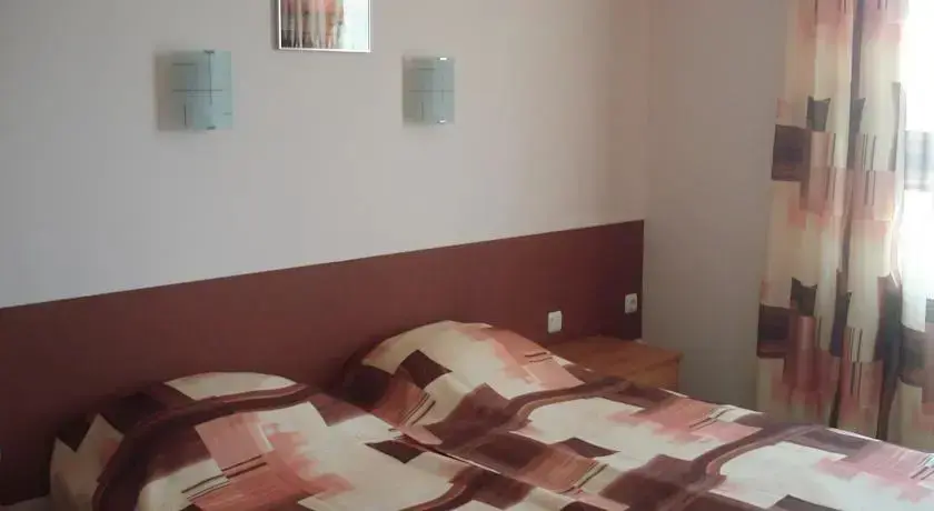 Каварна: Trite Kestena Guestrooms