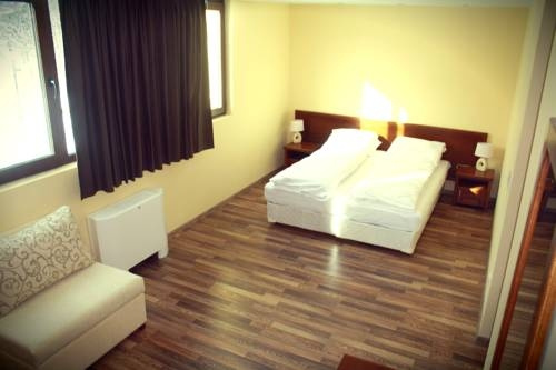 Берковица: Komhotel