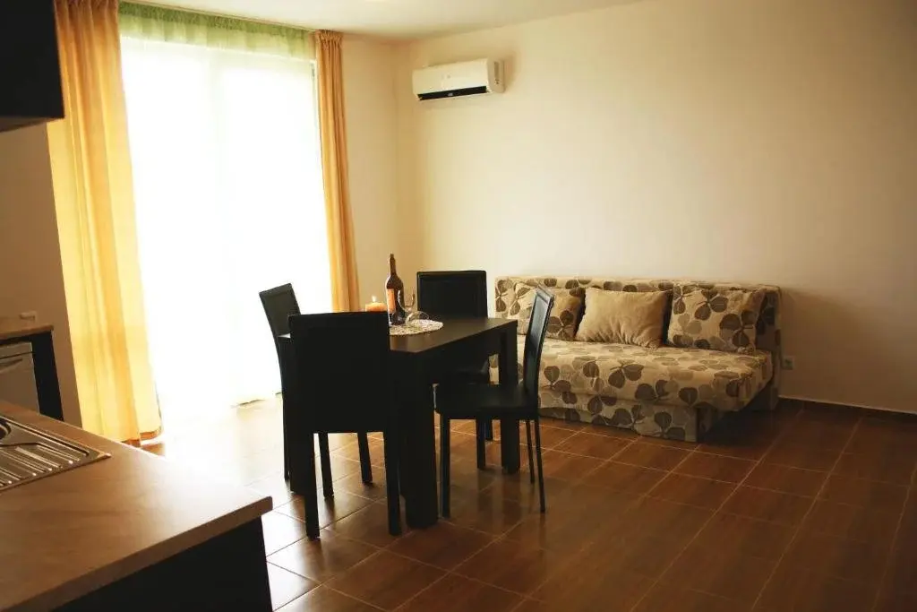 Приморско: Guest House ASK