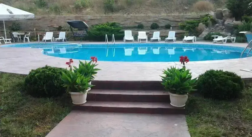 Созополь: Villa Rouge