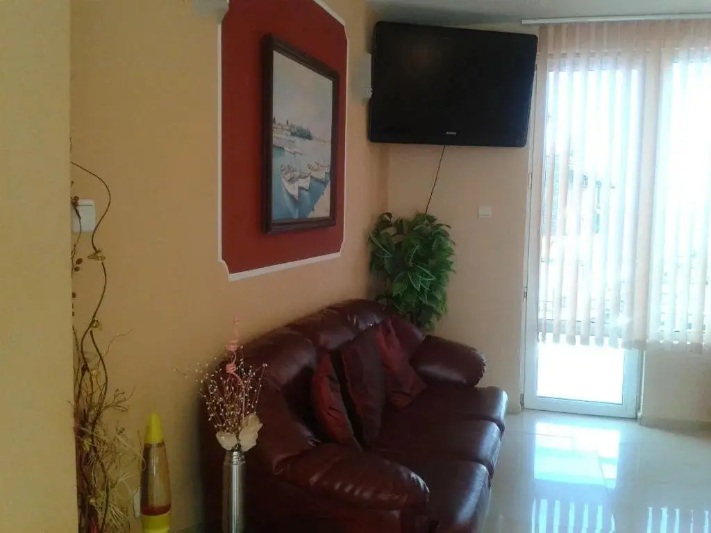 Созополь: Family Hotel Perla
