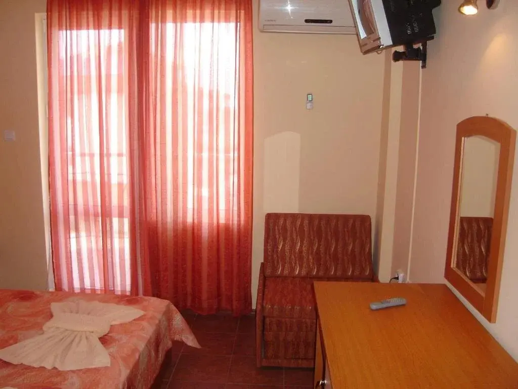 Созополь: Family Hotel Perla