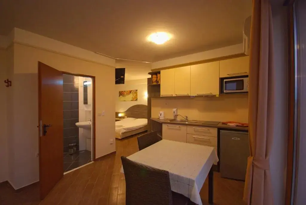 Лозенец: Seagarden Villa Resort