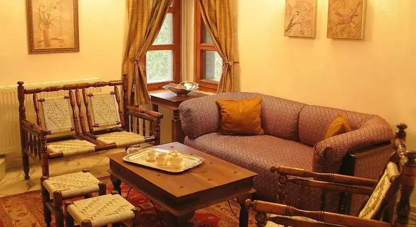 Извос: Guest House & Bistro Castle Cottage