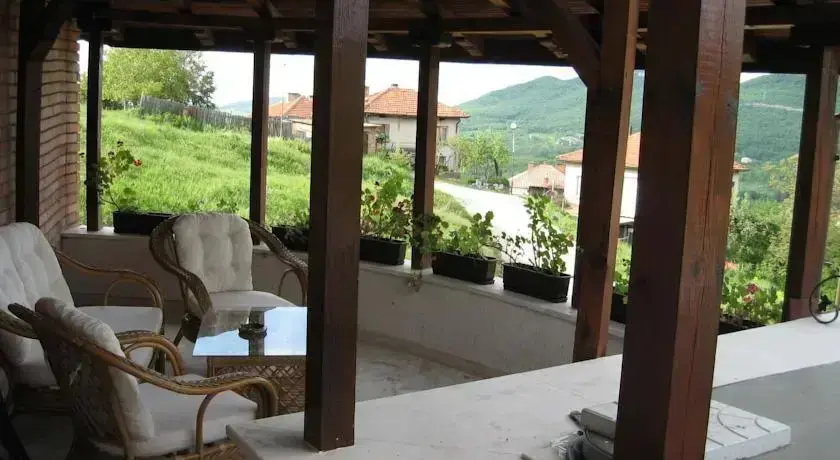Извос: Guest House & Bistro Castle Cottage
