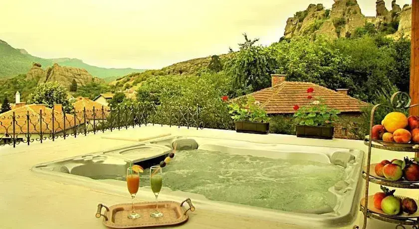Извос: Guest House & Bistro Castle Cottage