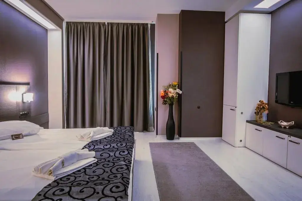 Тырговиште: Hotel Idol