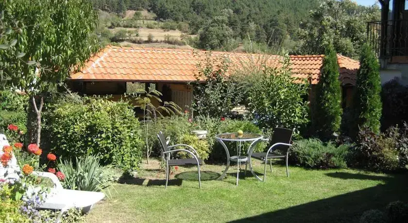 Калофер: Guest House & Tavern At The Ladys (Chorbadzhiyka)