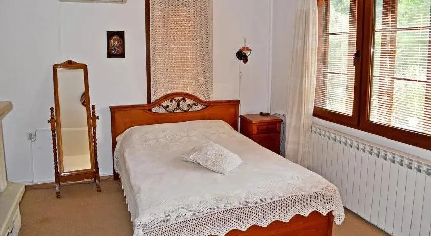 Ловеч: Family Hotel Varosha 2003