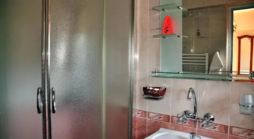 Ловеч: Family Hotel Varosha 2003