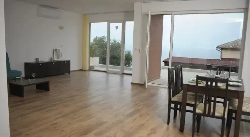 Балчик: Momchil Villas