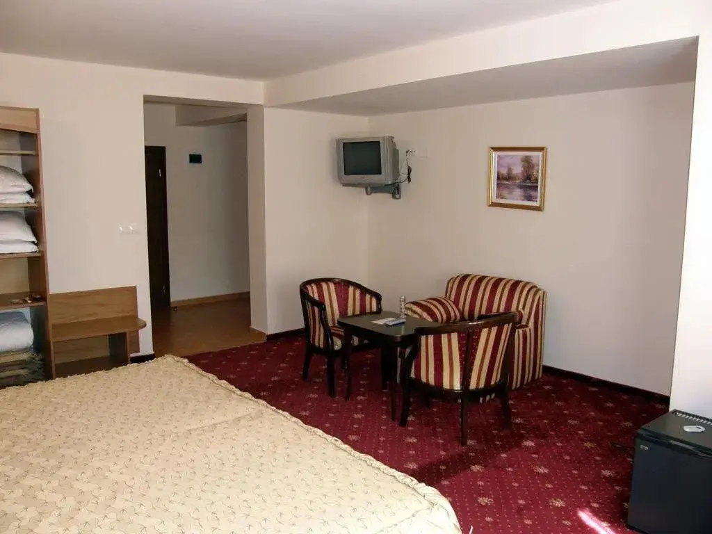 Троян: Hotel Center
