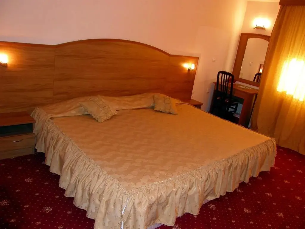 Троян: Hotel Center
