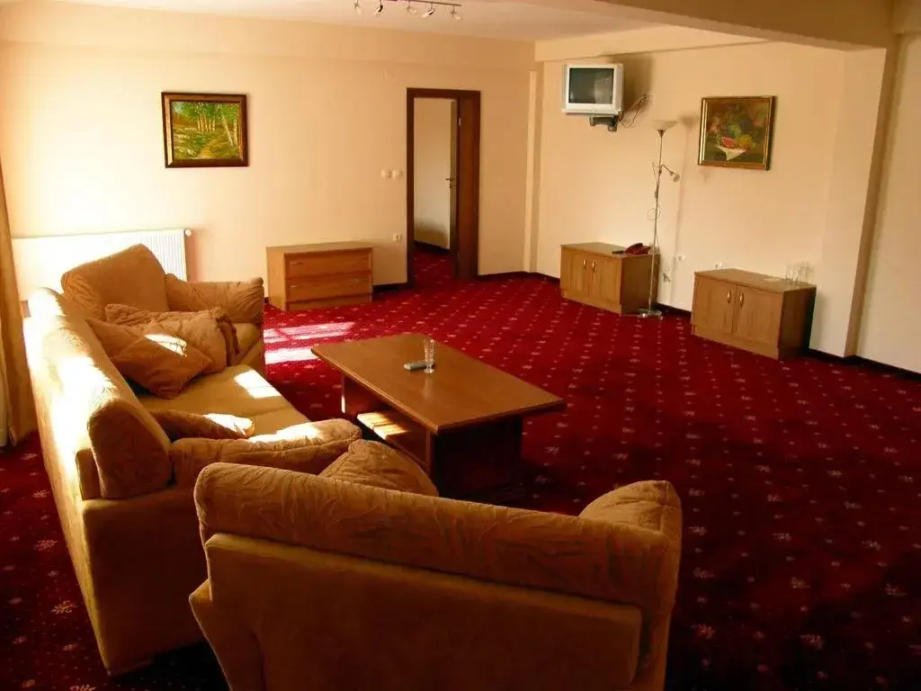 Троян: Hotel Center