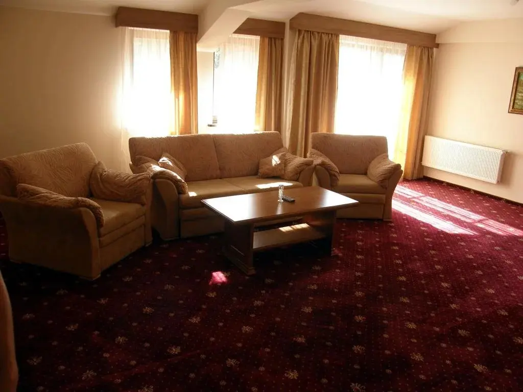Троян: Hotel Center