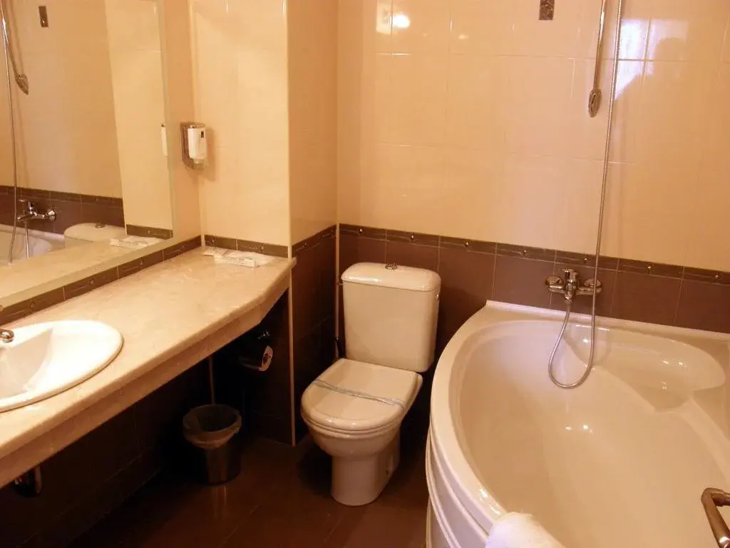 Троян: Hotel Center