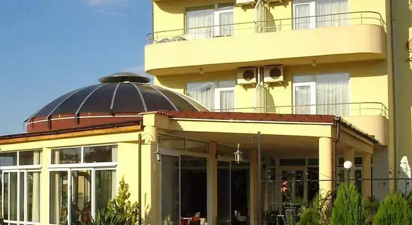 Hotel Feniks — фото 1