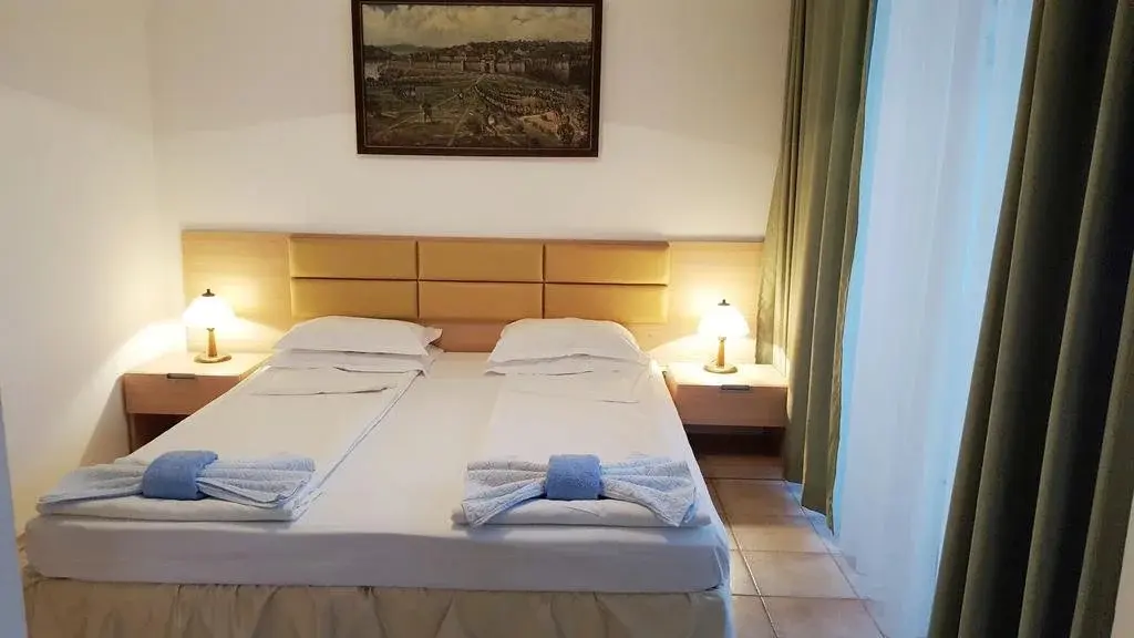 Созополь: Family Hotel Mariana