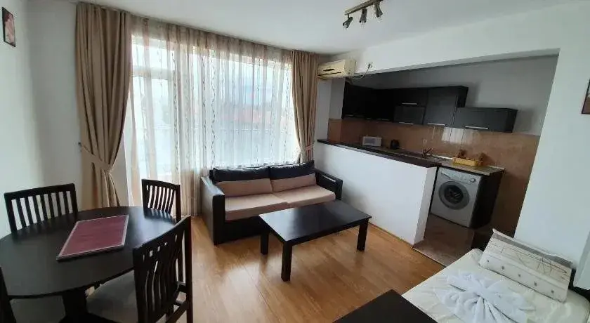 Бургас: Family Hotel Santa Maria