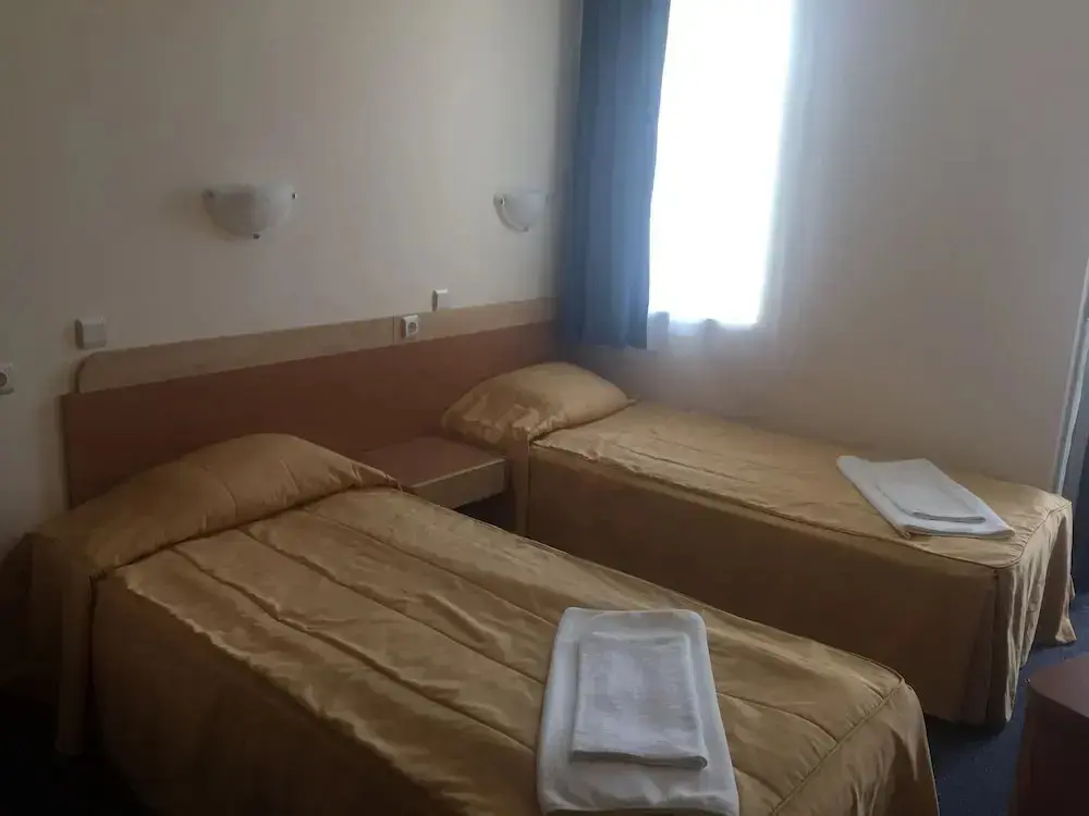 Китен: Family Hotel Sunday