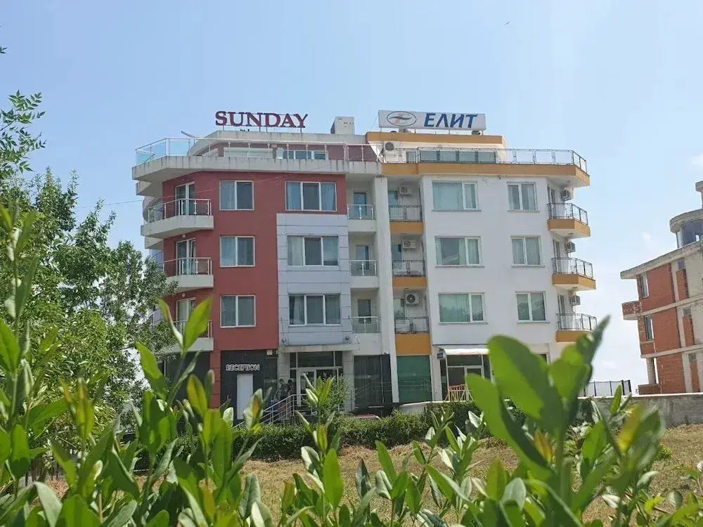 Китен: Family Hotel Sunday