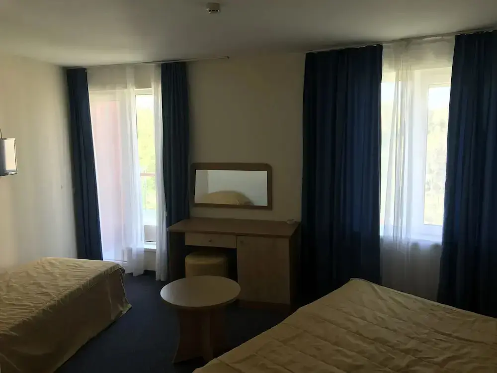 Китен: Family Hotel Sunday