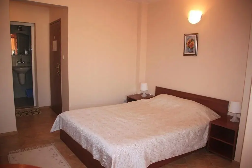 Созополь: Family Hotel Emilia