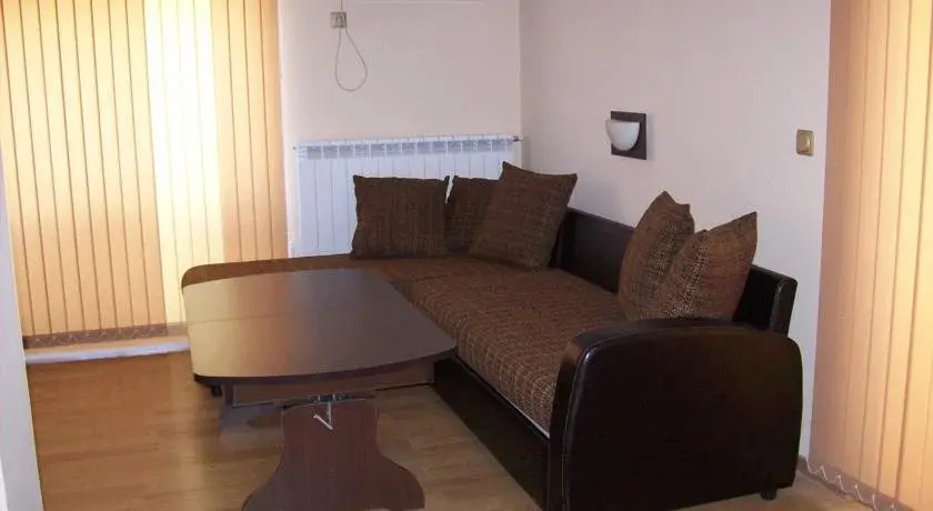 Синеморец: Family Hotel Saint George