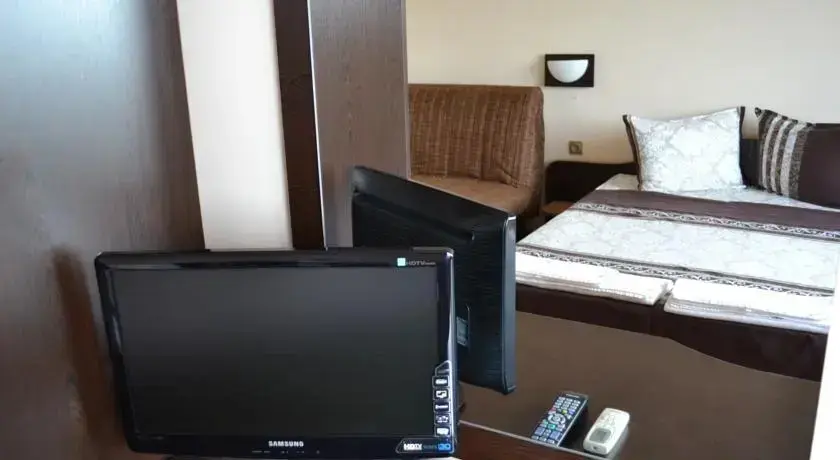 Синеморец: Family Hotel Saint George
