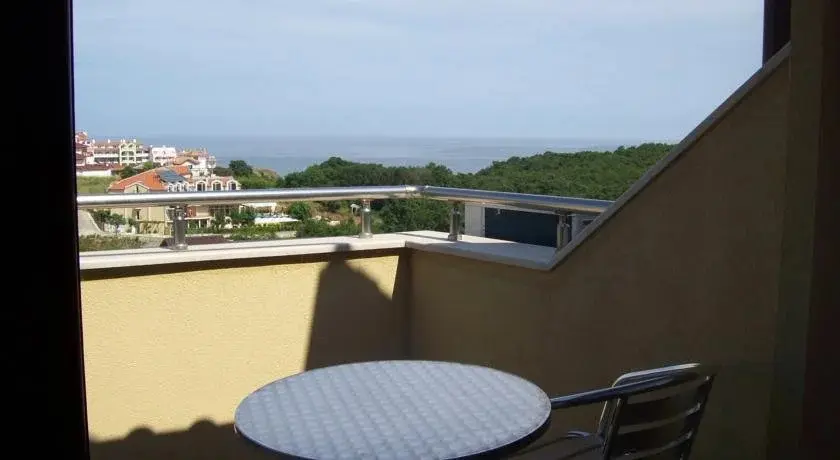Синеморец: Family Hotel Saint George