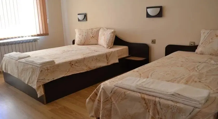 Синеморец: Family Hotel Saint George