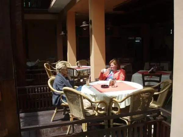 Солнечный берег: Hotel Villa Bora